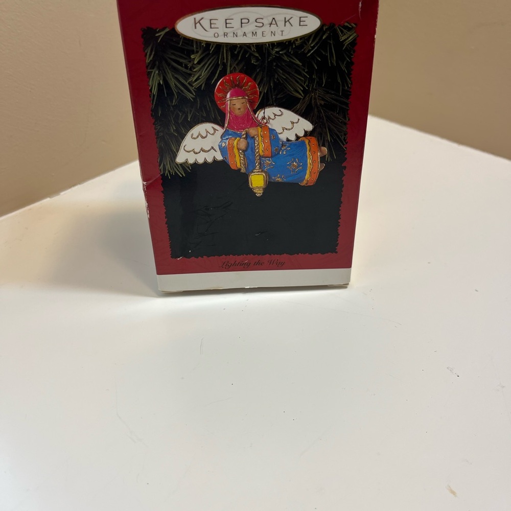 Hallmark “Light The Way” 1996 Christmas Ornament. - Picture 9 of 10